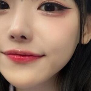 Profile photo of julie